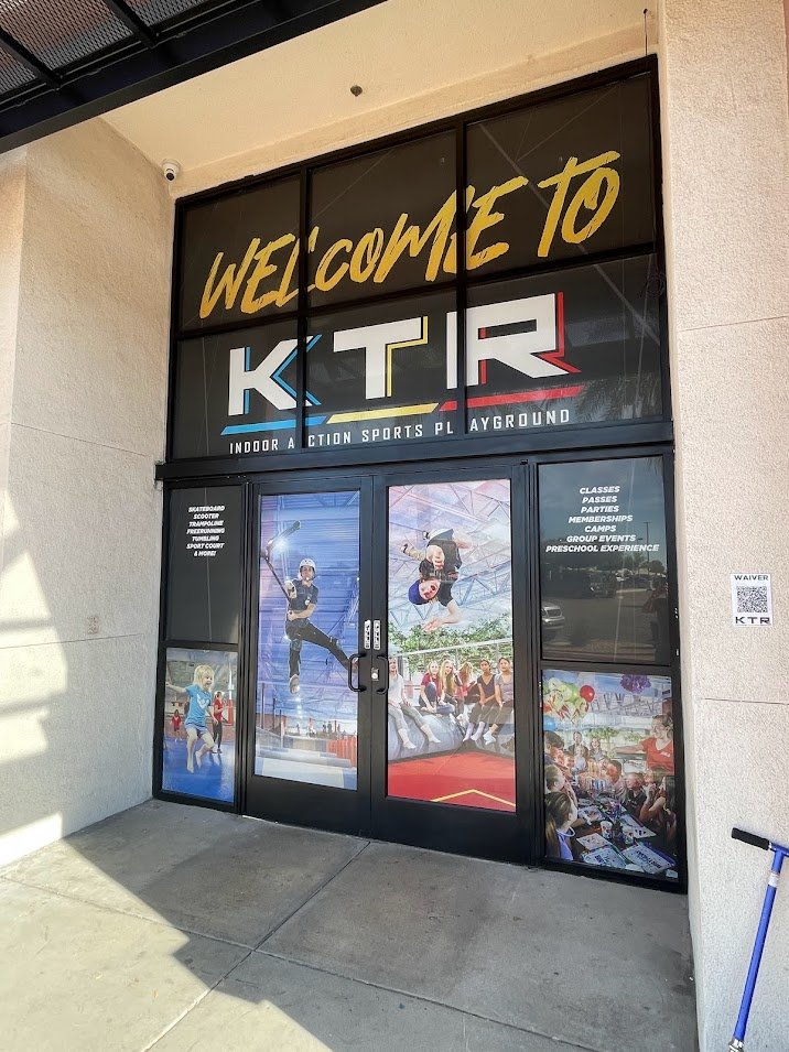 vinyl on window sign Glendale Arizona